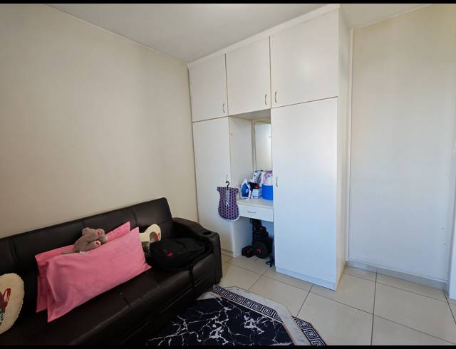 2 BEDROOM APARTMENT FOR SALE IN ESSENWOOD